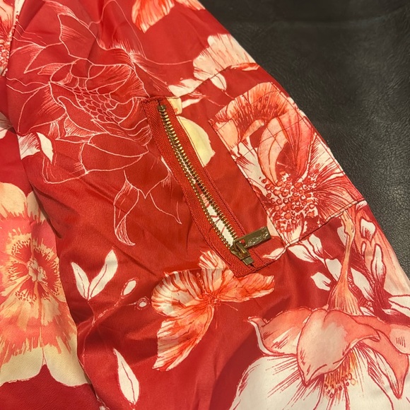 *SOLD* White Mark Floral Jacket Red/White With No Callouts Size 2X - Picture 2 of 8